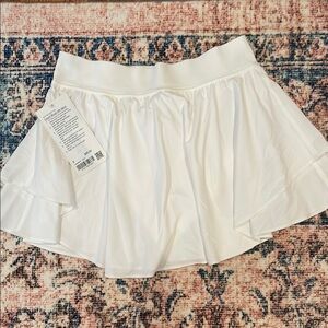 Lululemon White Court rival HR Skirt NWT size 8 🍋 ruffle skirt with shorts